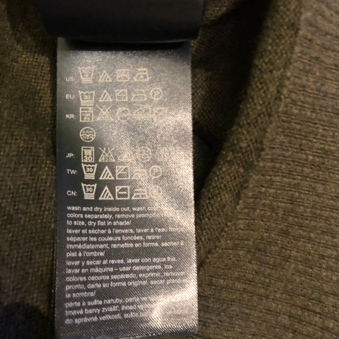 Tommy hilfiger sweatshirt i grön färg i typ ny skick   - 93