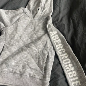 Hoodie - Mycket fin o lite använd Hoodie.