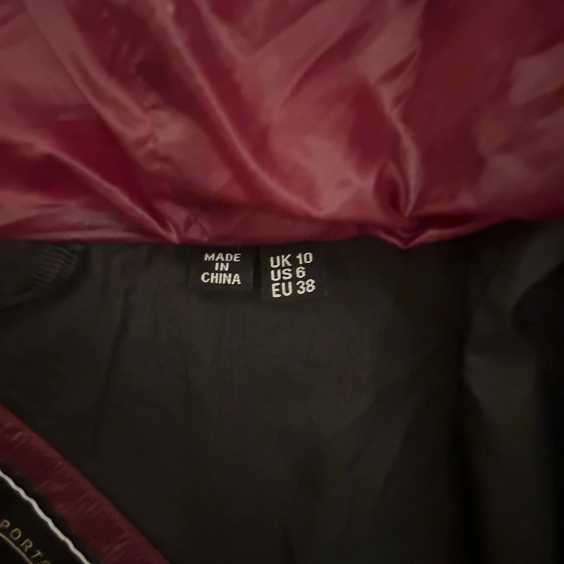 Röd vinterjacka  - 91