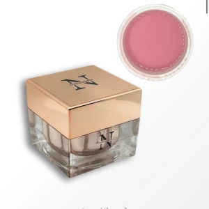 Nagel experten - Säljer denna gele ifrån nagelexperten. Använd 1 gång så tyo full. Hög viskositet men ändå väldigt självutjämnande nypris 350&