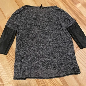 Tröja - Tröja från H&M storlek XS. Fint begagnat skick.