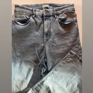 Snygga bootcut jeans ifrån Lindex (Mira) Använda ett fåtal gånger  Mid waist 