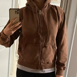 Hoodie Brandy Melville  - I använt bra skick 