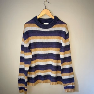 Stickad tröja - Väldigt mjuk stickad tröja i storlek S/M. 