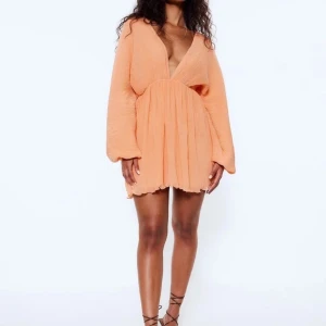 Nakd klänning  - Klänning från Lojsan Wallins kollektion på NA-KD. Storlek 36!