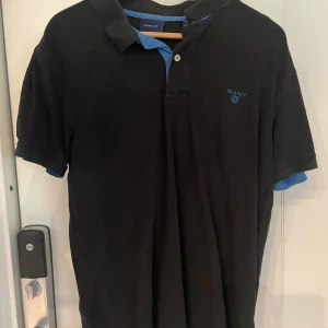 Gant piké  - Gant piké som är väldigt fin!  Fåtal användningar, perfekt för hösten.💕Passar på både M och L