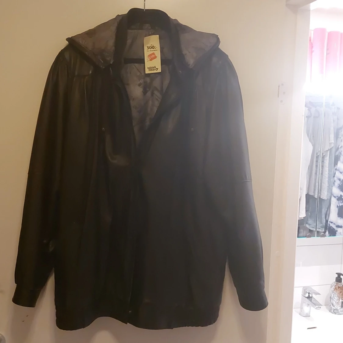 Skinnjacka Finda helt ny