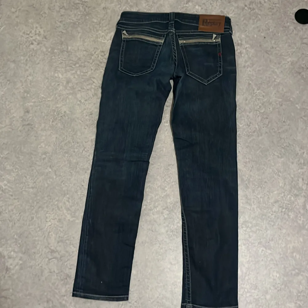 Jag tycker om de mycket de är lite men bara lite skinny annars är de perfekt . Jeans & Byxor.