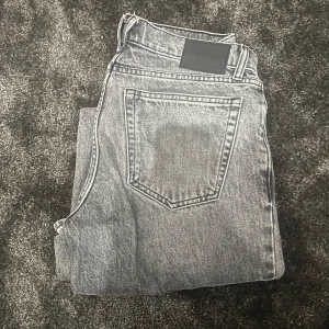 Vailent Jeans - Säljer nu dessa feta Vailent jeans i storlek 28 vid midjan! Nypris: 700kr  Mitt pris: 229kr Säljer dessa då dem inte kommer till användning längre! Andra färger finns i min profil, och glöm inte och skriva för mer bilder! ✌🏻💯