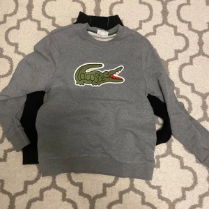 Lacoste tröja - Storlek M men hade passat L lätt. 