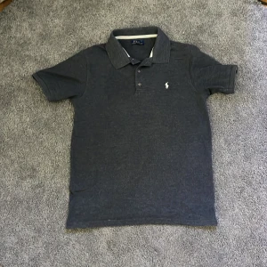 Ralph lauren piké  - Ralph lauren pike 6/10 skick Storlek M