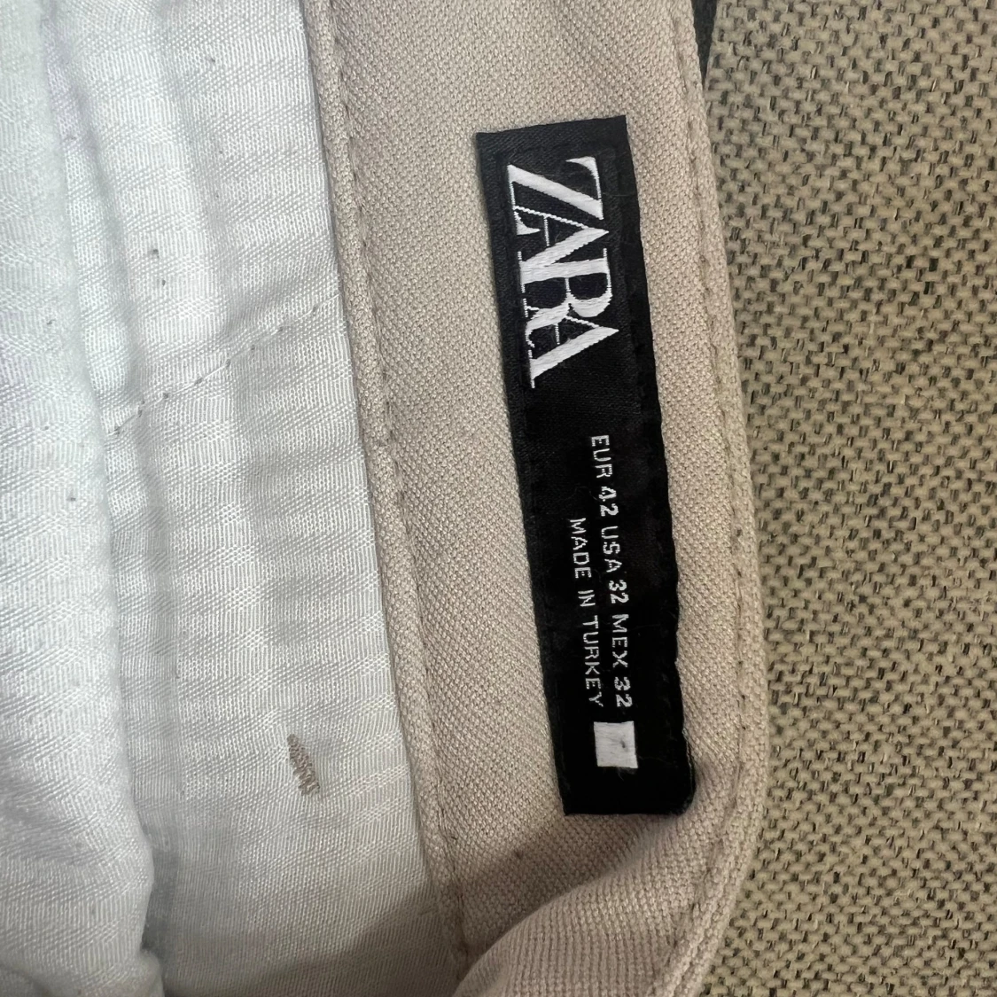 Beige chinos från Zara - 91