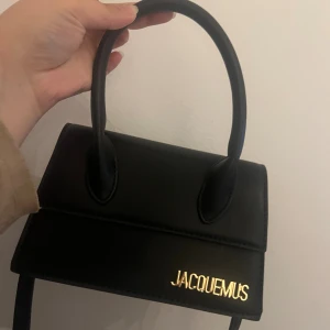 Väska - Pris kan diskuteras