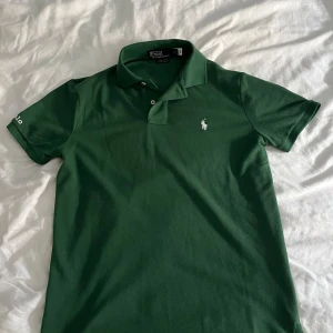 Ralph lauren pike  - Storlek S slim fit  Ny skick Använd fåtal gånger 
