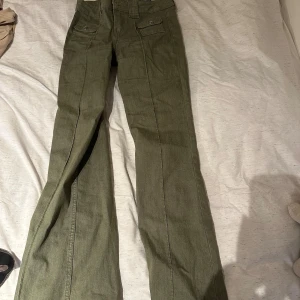 Bootcut jeans  - Bootcut jeans tyvärr för små för mig i storlek 34! 💗💗