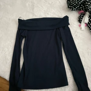 Off shoulder topp - gina tricot - Storlek S