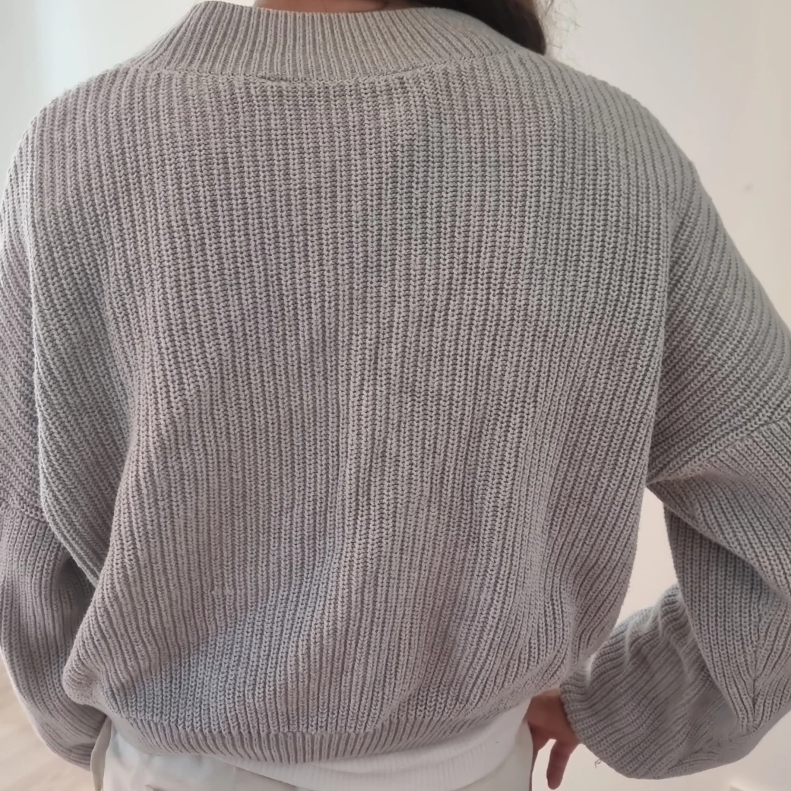 Grå stickad tröja!  - 2