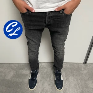 Jack & Jones jeans - Jack & Jones jeans | Skick: 9/10 | Strl W29 L32 | Pris - 399 | Fraktar via Postnord eller Instabox på köparens bekostnad | Hör av dig vid minsta fråga eller fundering!