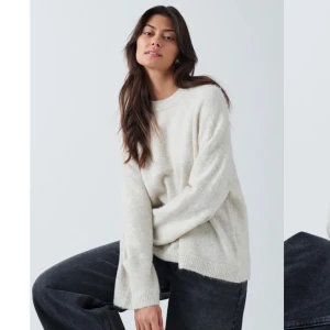 Beige stickad tröja  - Säljer denna slutsålda mysiga tröja från Gina som är i super fint skick❤️Jag köpte den för 399 och säljer för 200, Kan sänka pris vid snabb affär 