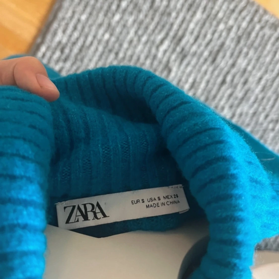 Stickad polotröja - 90