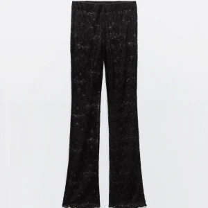 Spetsbyxa från zara  - Säljer mina jätte fina spetsbyxor från zara! Finns ej kvar på hemsidan. Storlek xs 