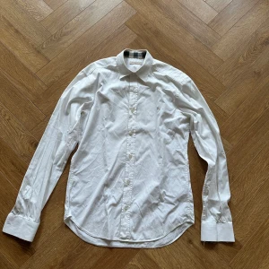 Burberry skjorta - Säljer min burberryskjorta i bra skick! 
