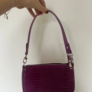 Väska Urban Outfitters - Lila väska från Urban outfitters💜💜