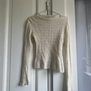 Topp - Topp från Gina Tricot i storlek S, använd en gång. 