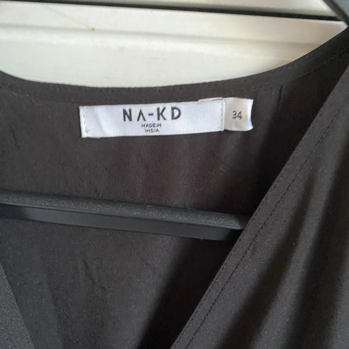 Svart omlottklänning från NA-KD - 90