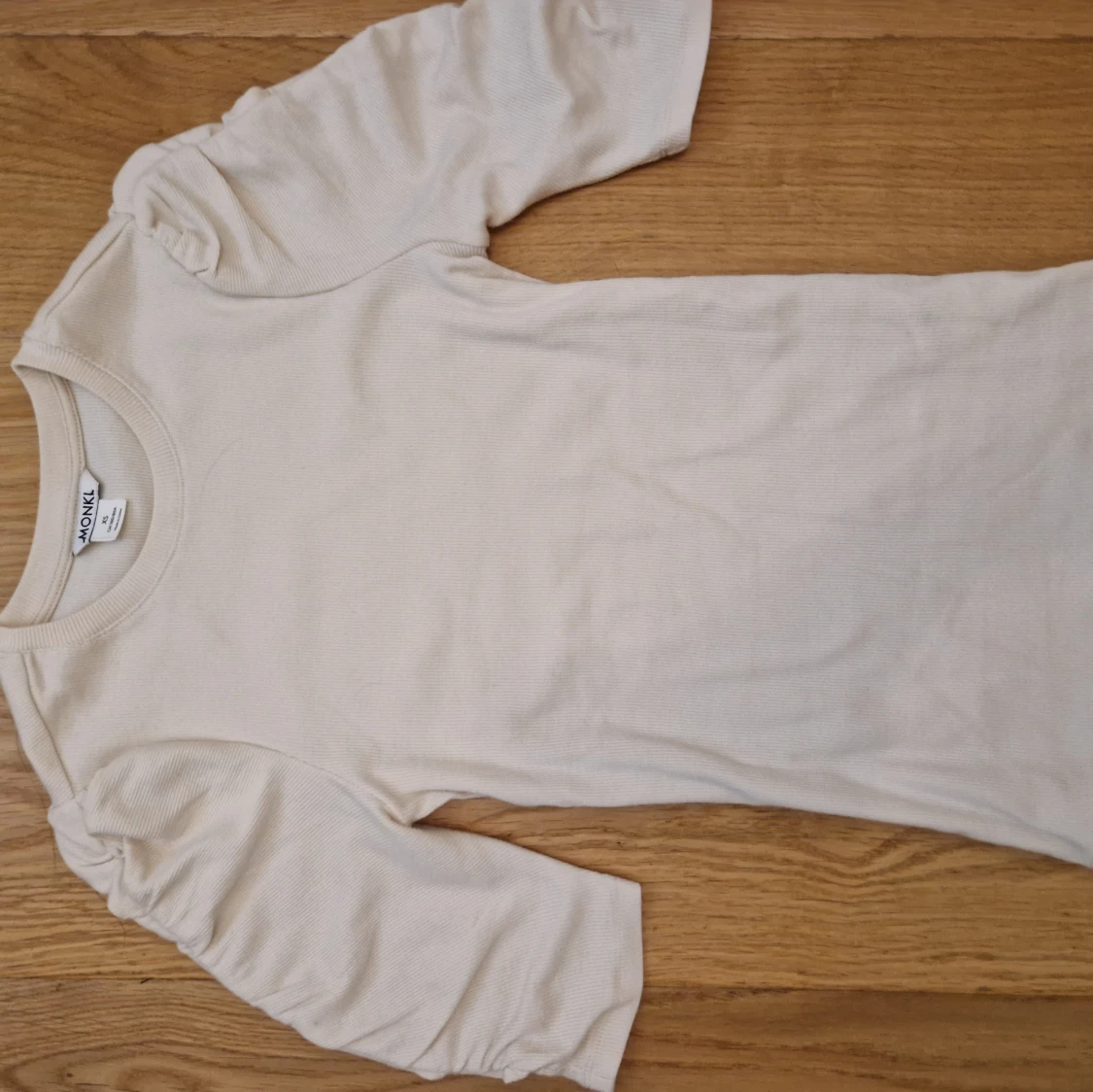 Ljusgul/beige tröja  - 90