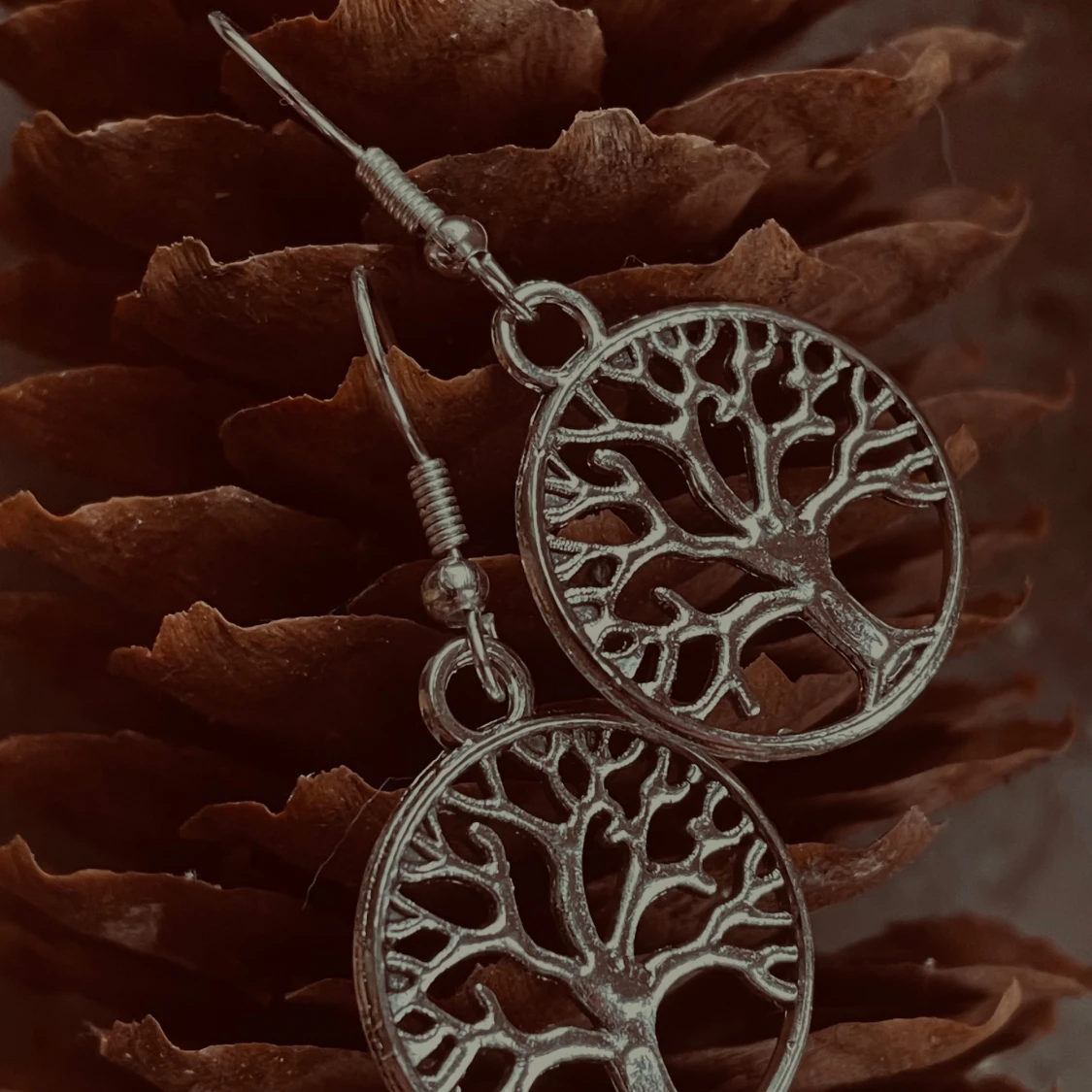 By prisförslag- 1 par Silverfärgade örhängen livets träd - 1