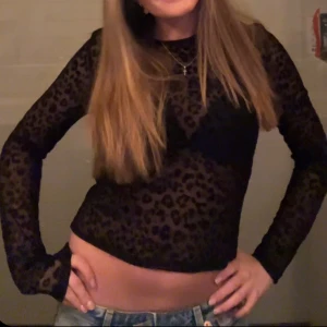 Svart leopardmönstrad mesh-topp - Jättesnygg leopardmönstrad mesh topp❤️