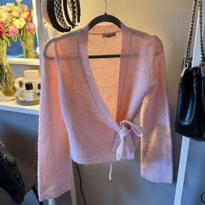 Stickad knyt kofta från Gina💕 - Väldigt eftertraktad och super fin💕💕