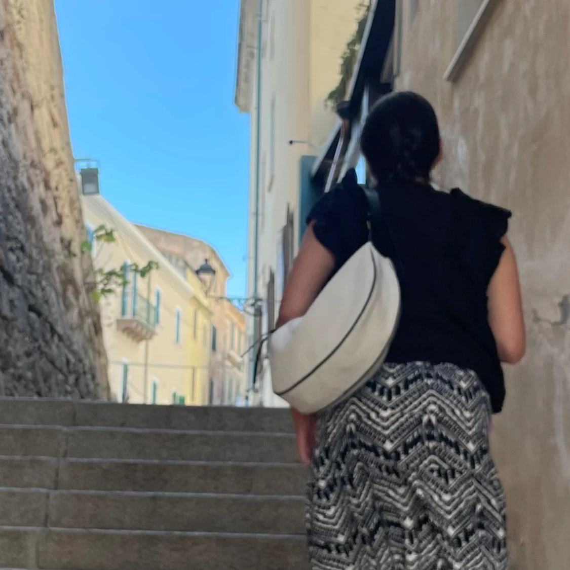 Zara väska med svarta detaljer - 2