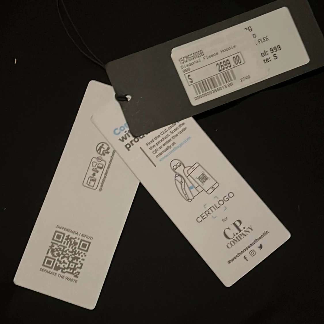 Svart hoodie från C.P. Company 100% äkta me Scan o original prislapp - 3