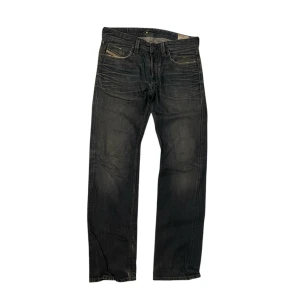 Diesel baggy jeans - 👖Feta vintage diesel jeans storlek 32X34 med en rätt så baggy passform. Fet design och wash på jeansen. Dma för mer info om jeansen📏✉️
