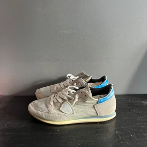 Philippe model skor - Snygga Philippe model skor i toppskick skorna är storlek 43 skriv om du har minsta fundering 🔥