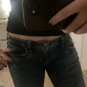 LTB valerie jenas  - Säljer min ltb jeans då dom tyvärr inte kommer till användning längre💕 storlek 27/32