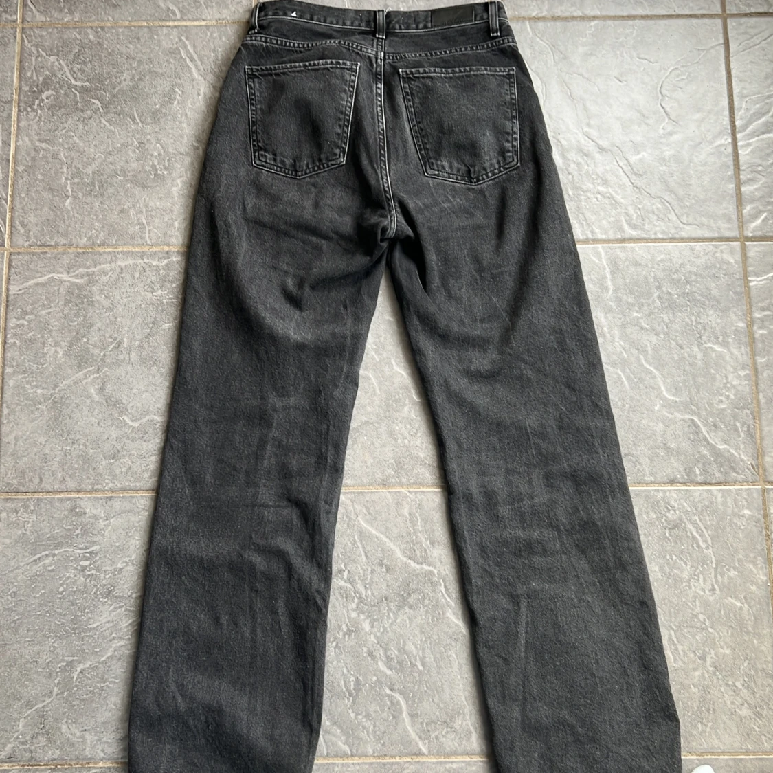 Svarta jeansbyxor - 1