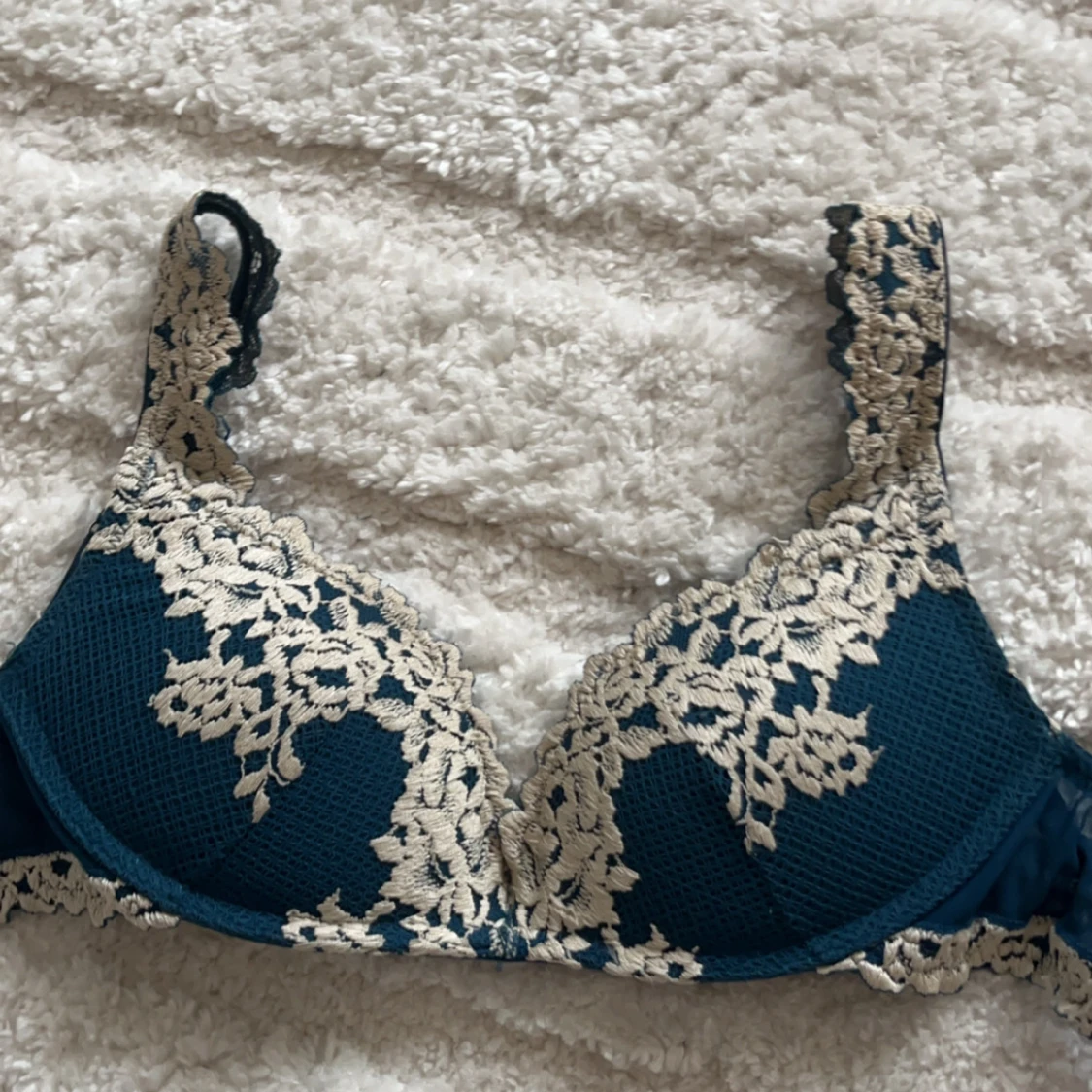 Mörkblå intimissimi bh 