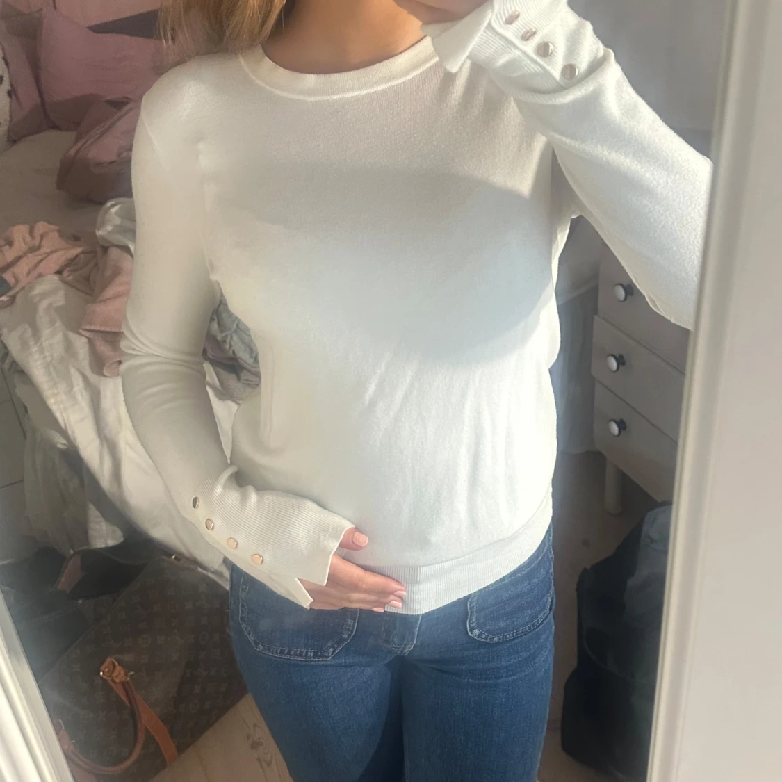 Vit långärmad tröja med knappar - 1