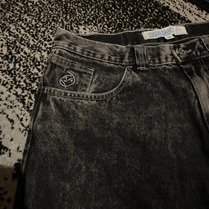 big boy jeans  - big boy jeans i M. lite upptrampade i hälen men annars bra skick. bara att skriva om det finns frågor 🔥