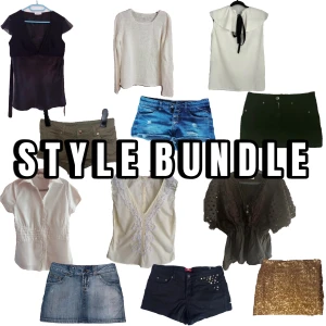 STYLE BUNDLE!🩷🩷 - All info hittas på bilderna! Psss flera av outfitsen på bilderna finns kvar💕💕Hör av er vid minsta fråga.  .Alla kläder kommer hittas second hand/vintage och ser till att inget plagg är från shein😉🩷🩷🩷
