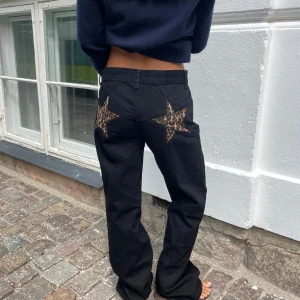 Jeans - DesignBySi - Helt nya oanvända jeans. Älskar modellen men de passar tyvärr inte mig! 