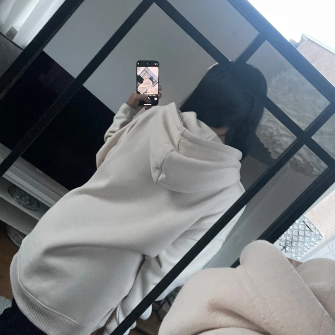 Beige hoodie - 91