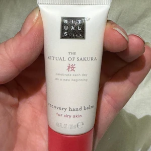 Ny! Hand balm sakura från rituals  - Ny!  10ml handbalm från rituals i doften sakura.