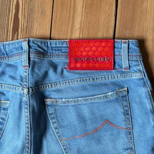 Jacob cohën jeans BARD - Säljer dessa jeans som är i nyskick, modellen heter BARD. Size 34, sitter mindre 