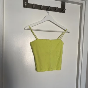 Linne - Gult neon linne från ginatricot, strl S. Använd vid ett tillfälle. Priset är alltid diskuterbart🌸