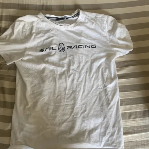 Sail racing t-shirt  - Helt ny, ny skick! Storlek S Ny pris 500 kr 