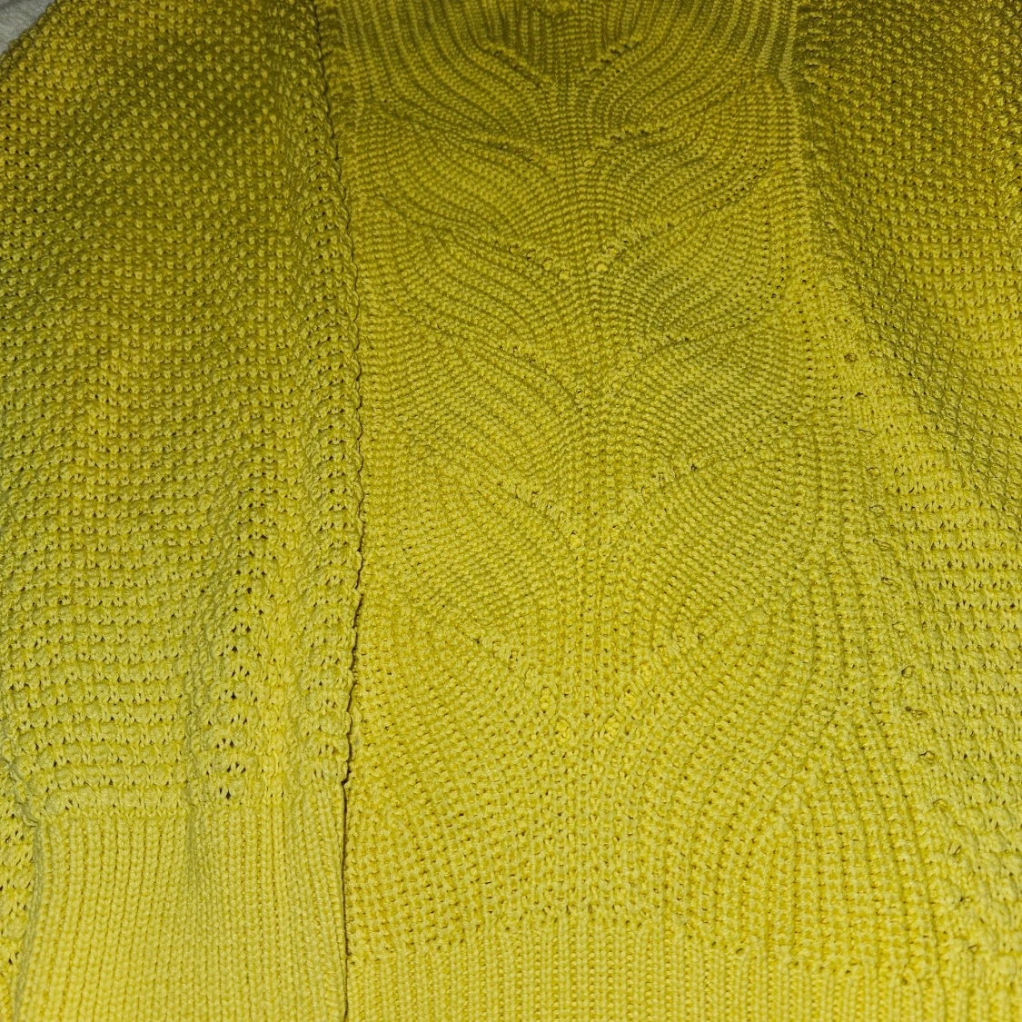 Gul stickad tröja från Saint Tropez - 90